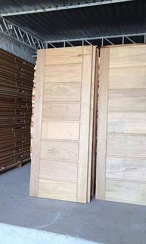 Instalação de portas de madeira preço